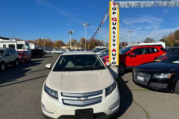 2014 Chevrolet Volt Base Plug-In Hybrid Hatchback