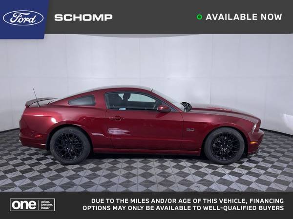 Ford Mustang with VIN: 1ZVBP8CF5E5327374
