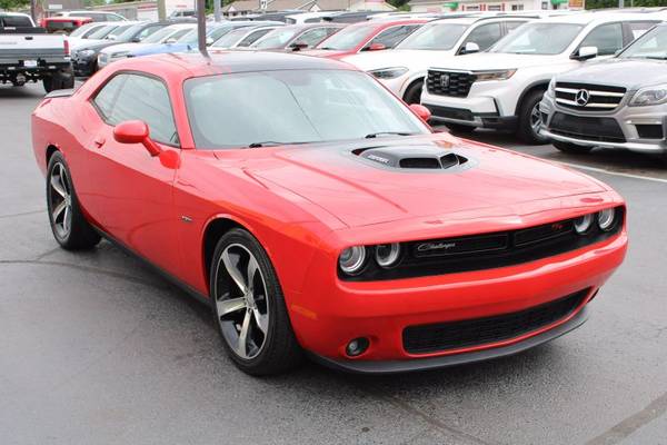 Dodge Challenger with VIN: 2C3CDZBTXGH153136