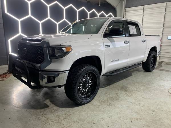 Toyota Tundra with VIN: 5TFDY5F15LX890532