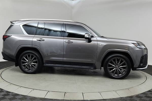 2023 Lexus LX 600 F SPORT Handling