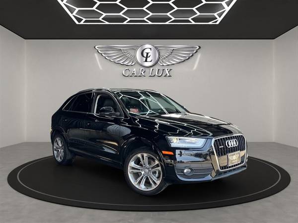 Audi Q3 with VIN: WA1GFCFS8FR000933
