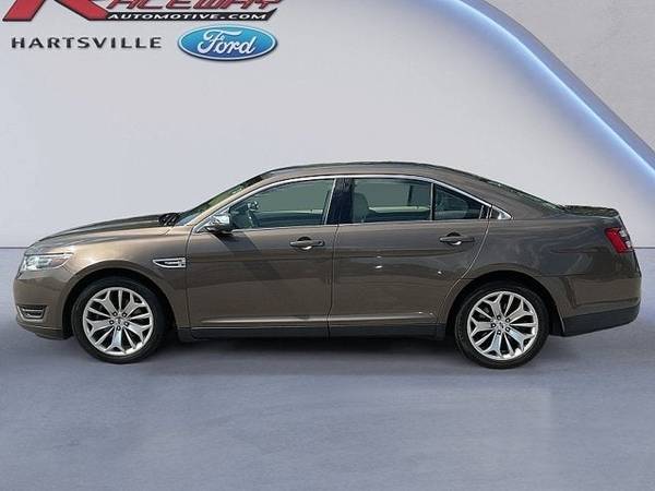 Ford Taurus with VIN: 1FAHP2F89FG146670