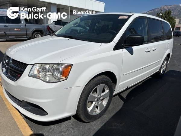 Dodge Grand Caravan with VIN: 2C4RDGBG5HR727022