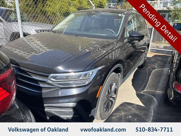 Volkswagen Tiguan with VIN: 3VVFB7AXXRM102913