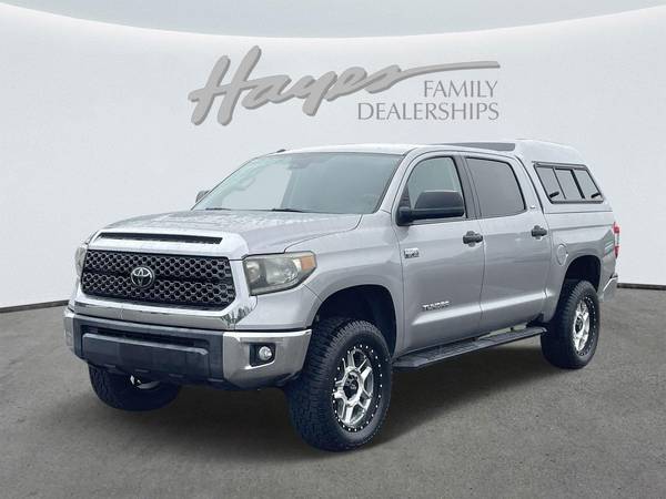 Toyota Tundra with VIN: 5TFDW5F15JX729097