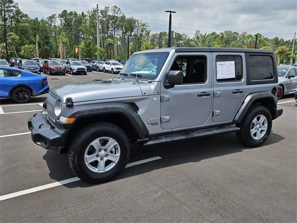Jeep Wrangler with VIN: 1C4HJXDG0KW597781