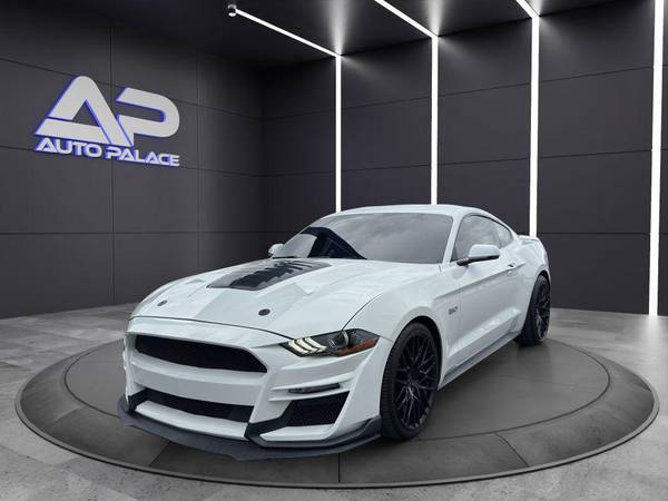 Ford Mustang with VIN: 1FA6P8CF7K5174616
