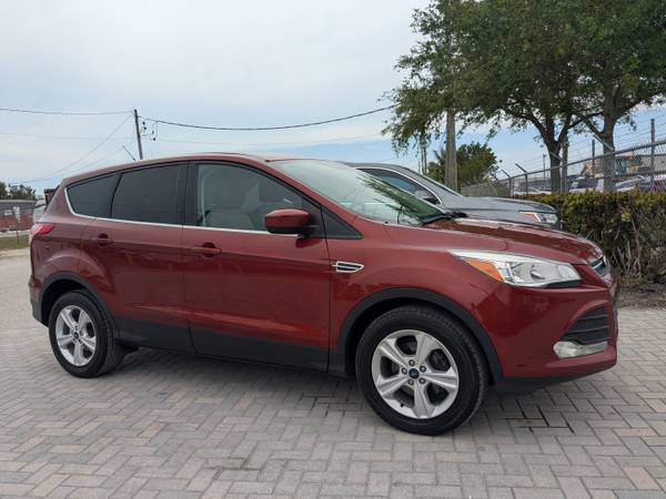 Ford Escape with VIN: 1FMCU0GXXGUB89940