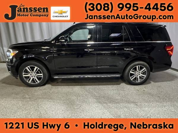Ford Expedition with VIN: 1FMJU2AT2NEA37702
