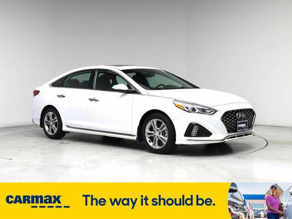 Hyundai Sonata with VIN: 5NPE34AF4KH767377