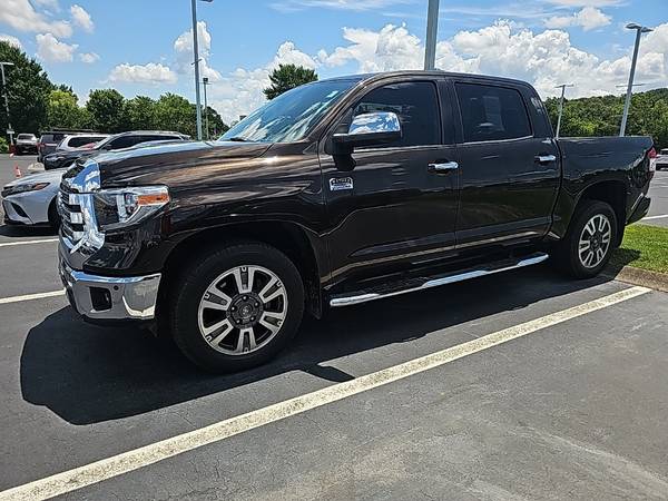 Toyota Tundra with VIN: 5TFGY5F13LX270971
