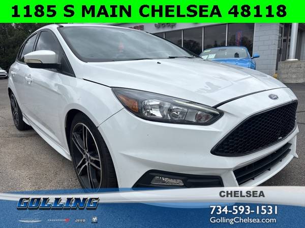 Ford Focus ST with VIN: 1FADP3L99GL328590