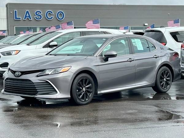 Toyota Camry with VIN: 4T1C11AK7NU638094