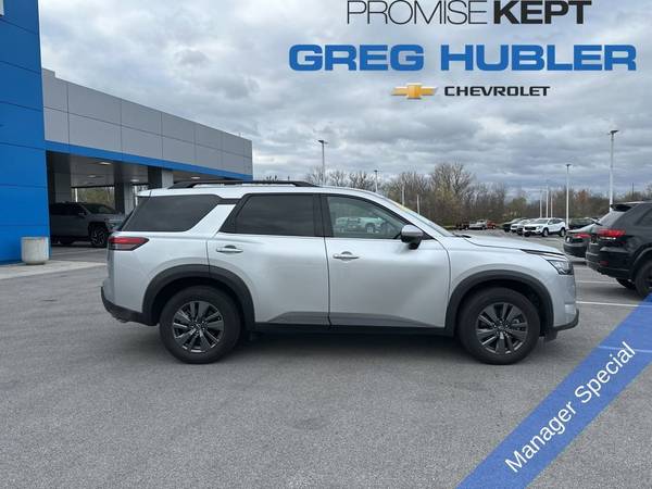 Nissan Pathfinder with VIN: 5N1DR3BCXRC258713