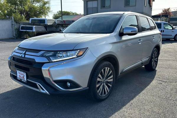 2020 Mitsubishi Outlander SE