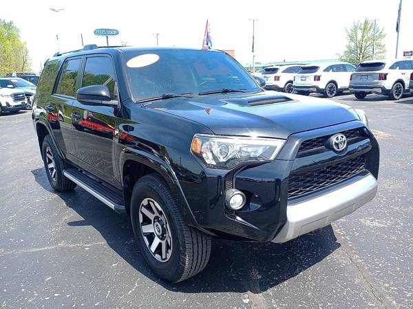 Toyota 4Runner with VIN: JTEBU5JR3J5522094
