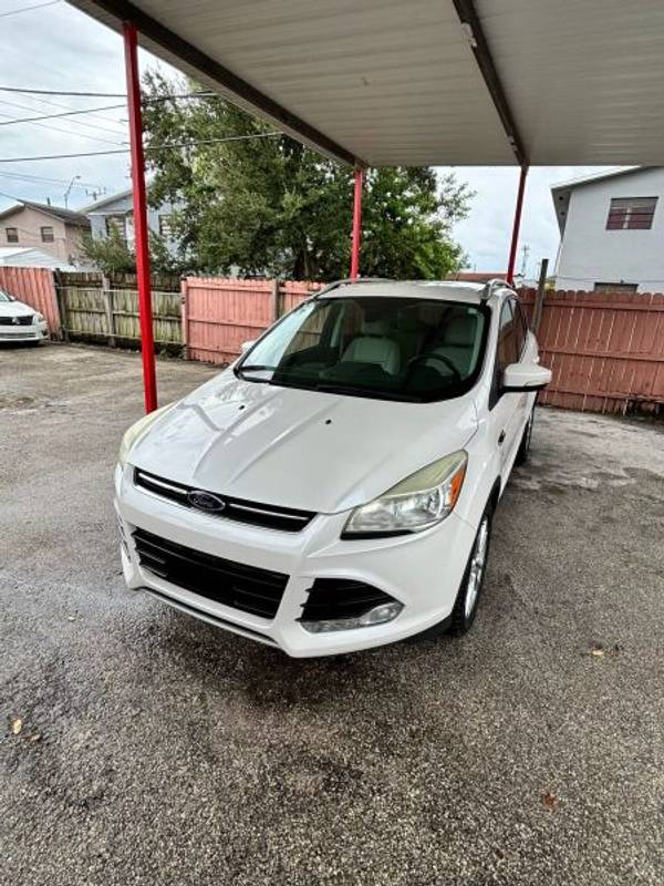 Ford Escape with VIN: 1FMCU0JX7FUC74404
