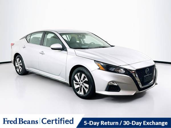 Nissan Altima with VIN: 1N4BL4BV8NN361556