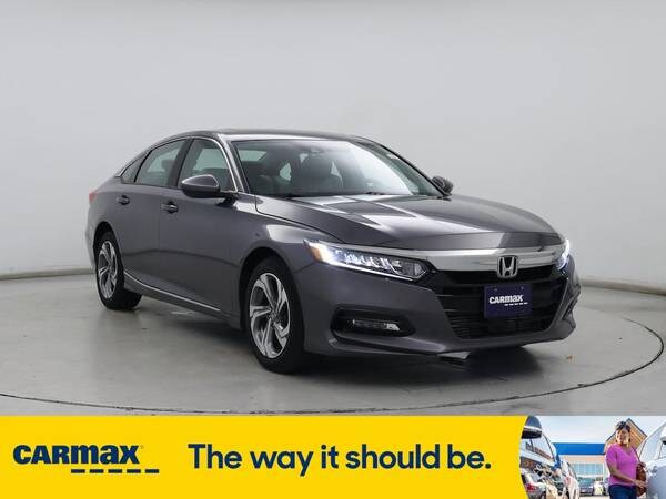 Honda Accord with VIN: 1HGCV1F48KA137149