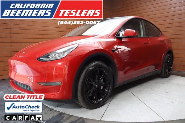 Tesla Model Y with VIN: 7SAYGDEE3PA082568