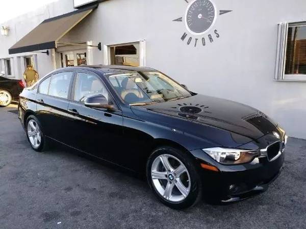 BMW 3 Series with VIN: WBA3A5G5XFNS06745