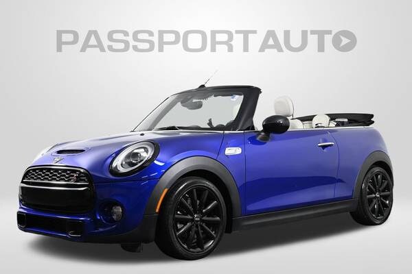 MINI Convertible with VIN: WMWWG9C53K3E40362