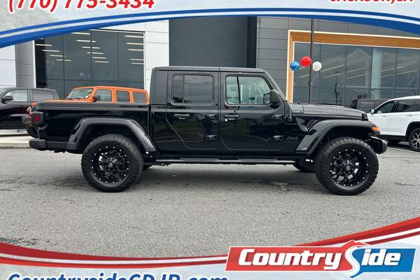 2023 Jeep Gladiator Willys  Crew Cab