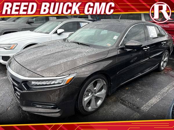 Honda Accord with VIN: 1HGCV1F96JA134261