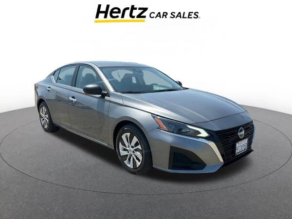 Nissan Altima with VIN: 1N4BL4BV3RN340085