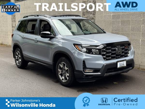 Honda Passport with VIN: 5FNYF8H60NB021755