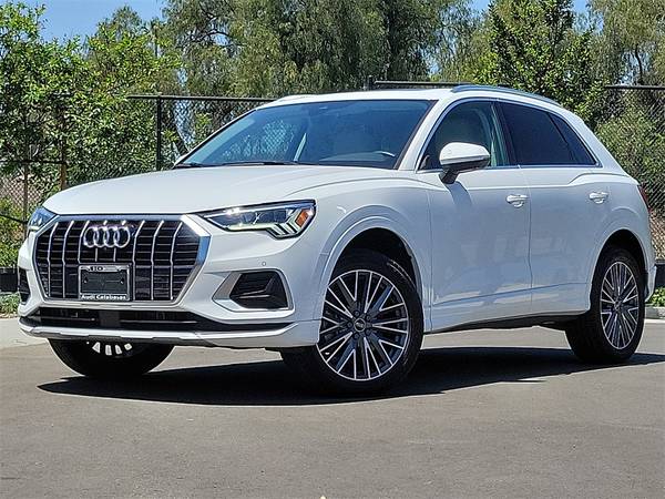 Audi Q3 with VIN: WA1BUCF38N1033324