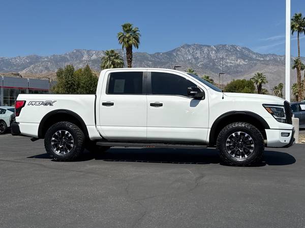 Nissan Titan with VIN: 1N6AA1ED8MN527826