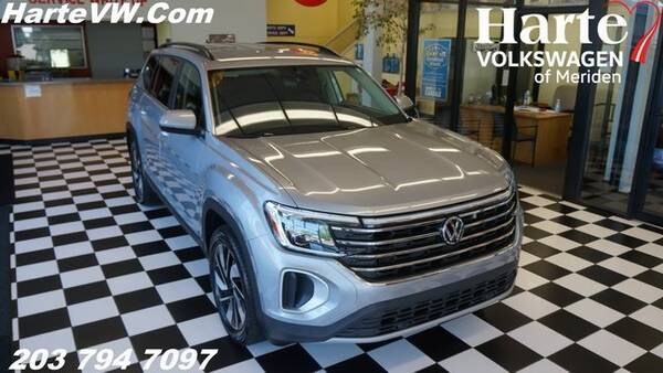 Volkswagen Atlas with VIN: 1V2HR2CA7SC502285