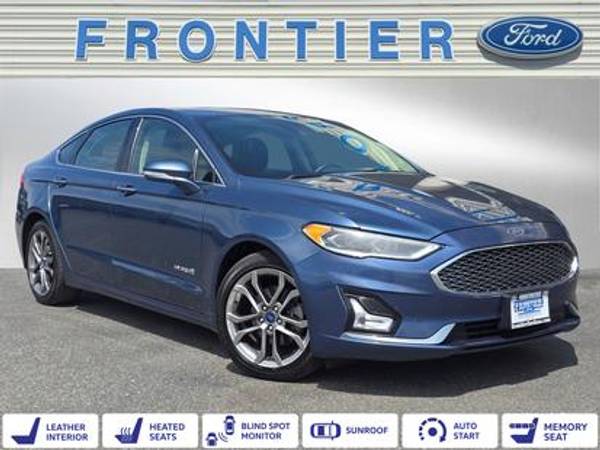 Ford Fusion Hybrid with VIN: 3FA6P0RUXKR265903