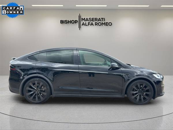 Tesla Model X with VIN: 7SAXCBE69NF350625