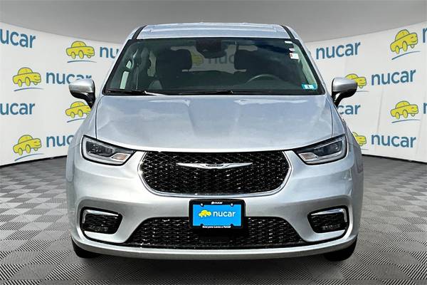 Chrysler Pacifica with VIN: 2C4RC1BG1PR582074