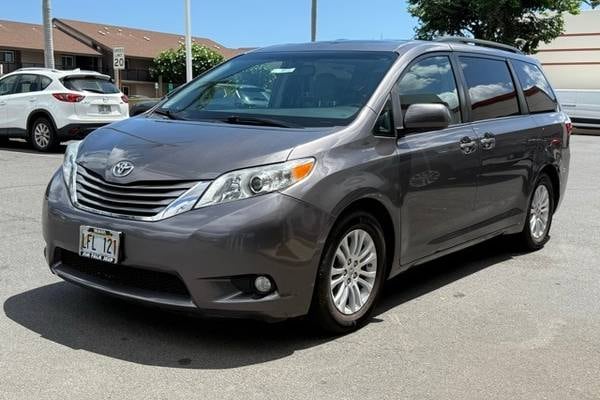 2015 Toyota Sienna XLE 8-Passenger