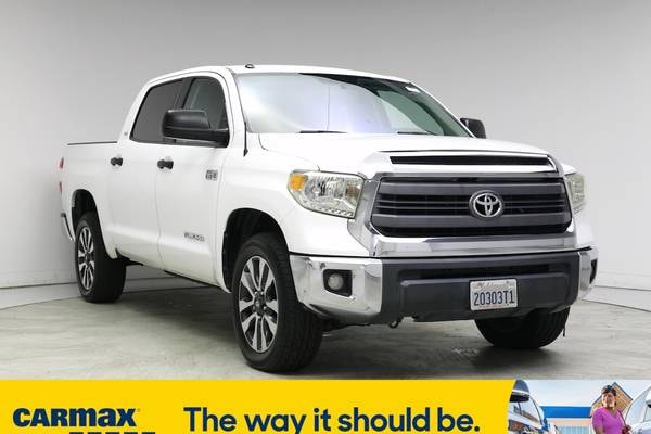 2015 Toyota Tundra SR5  CrewMax Cab