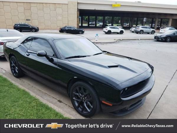 Dodge Challenger with VIN: 2C3CDZAG6PH563372