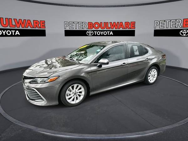 Toyota Camry with VIN: 4T1C11AK6NU701220