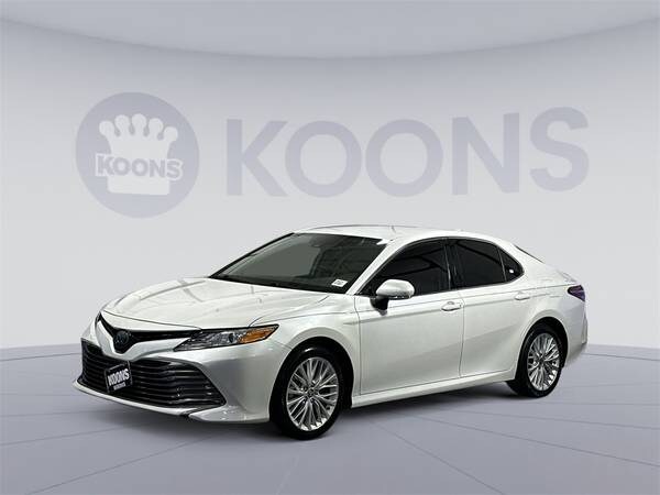 Toyota Camry Hybrid with VIN: 4T1F31AK3LU540104