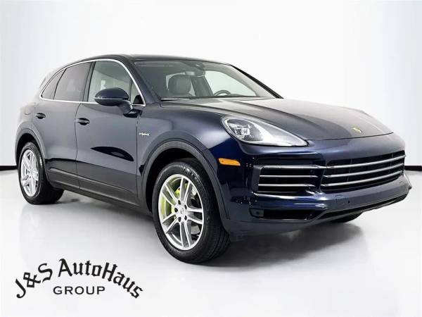 Porsche Cayenne with VIN: WP1AE2AY9NDA26438