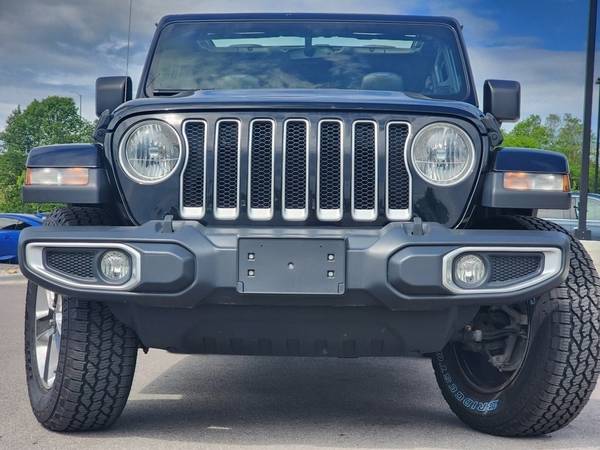 Jeep Wrangler with VIN: 1C4HJXEG2KW527200