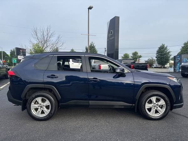 Toyota RAV4 with VIN: 2T3P1RFV1MW190685