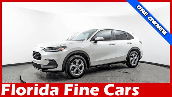Honda HR-V with VIN: 3CZRZ1H39RM719303