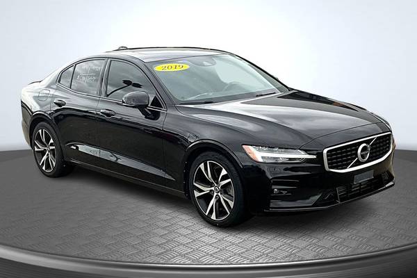 Volvo S60 with VIN: 7JRA22TM6KG005630