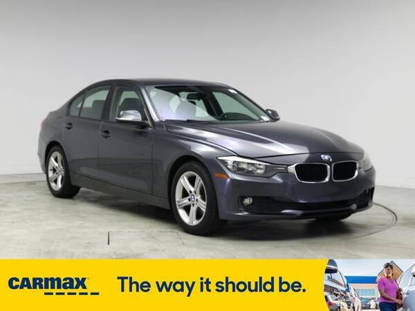 BMW 3 Series with VIN: WBA3B1G51FNT06910