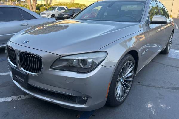 2012 BMW 7 Series 740i