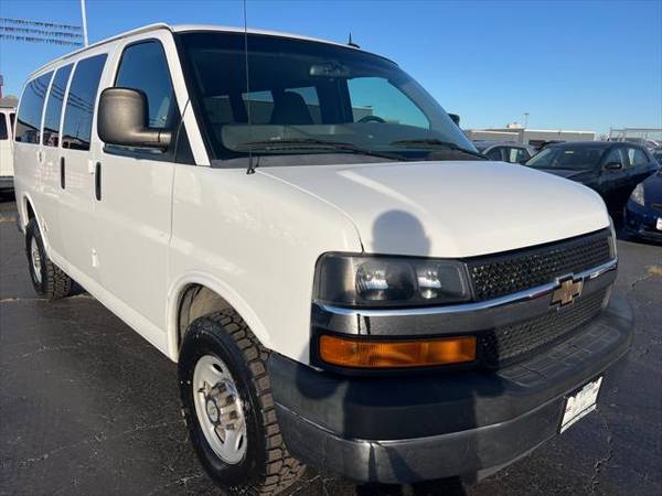 Chevrolet Express with VIN: 1GBWGRFF8F1228017